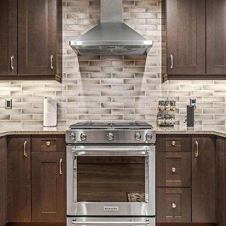Spring Creek Luxury King One Bedroom At White Spruce Lodge Canmore Esterno foto