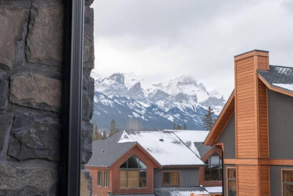Spring Creek Luxury King One Bedroom At White Spruce Lodge Canmore Esterno foto
