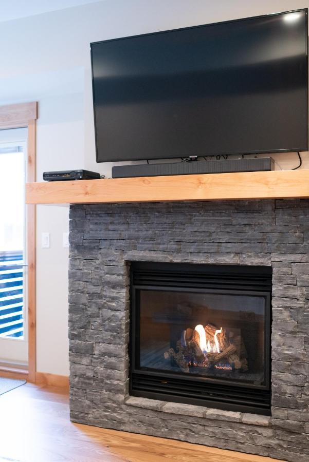 Spring Creek Luxury King One Bedroom At White Spruce Lodge Canmore Esterno foto