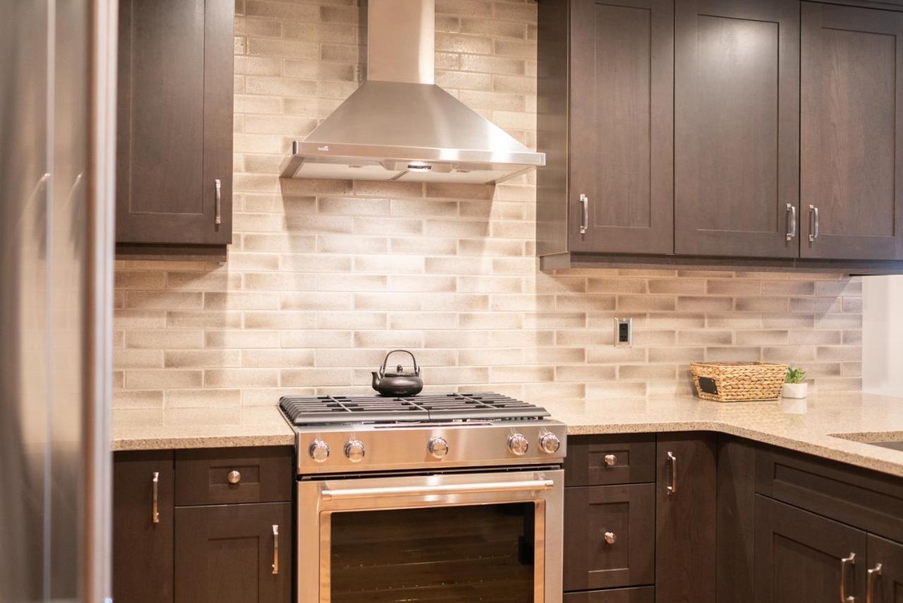 Spring Creek Luxury King One Bedroom At White Spruce Lodge Canmore Esterno foto