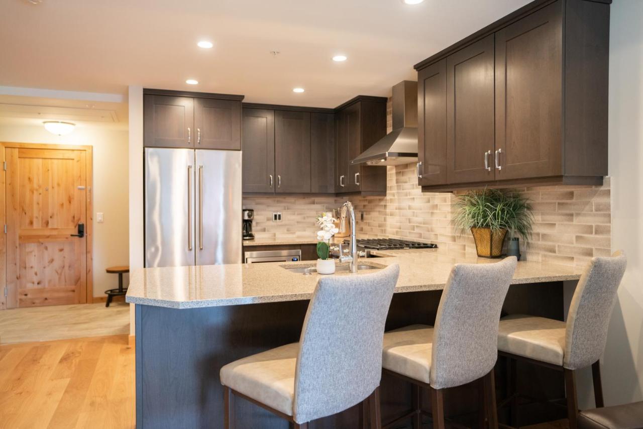 Spring Creek Luxury King One Bedroom At White Spruce Lodge Canmore Esterno foto