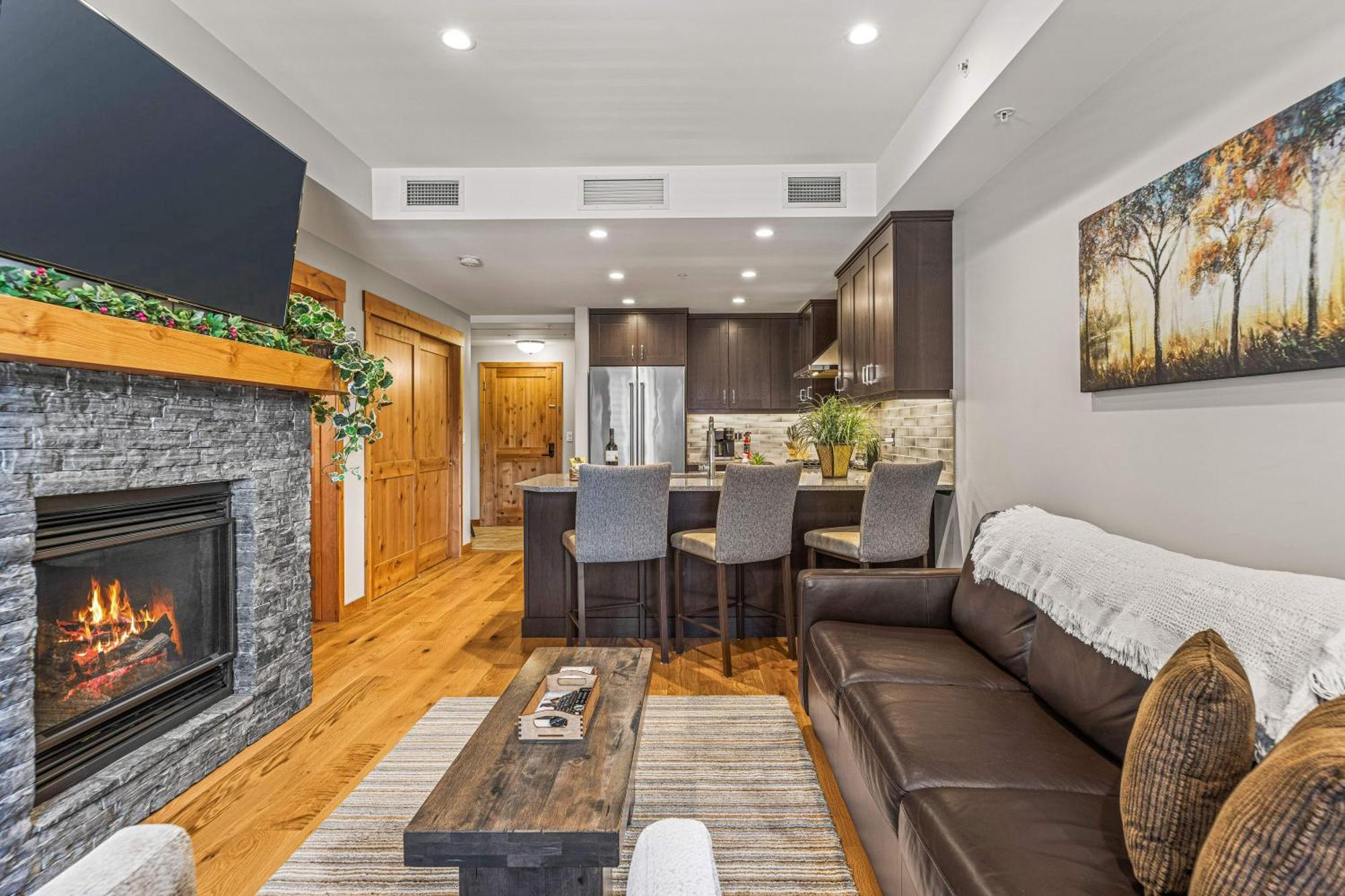 Spring Creek Luxury King One Bedroom At White Spruce Lodge Canmore Esterno foto