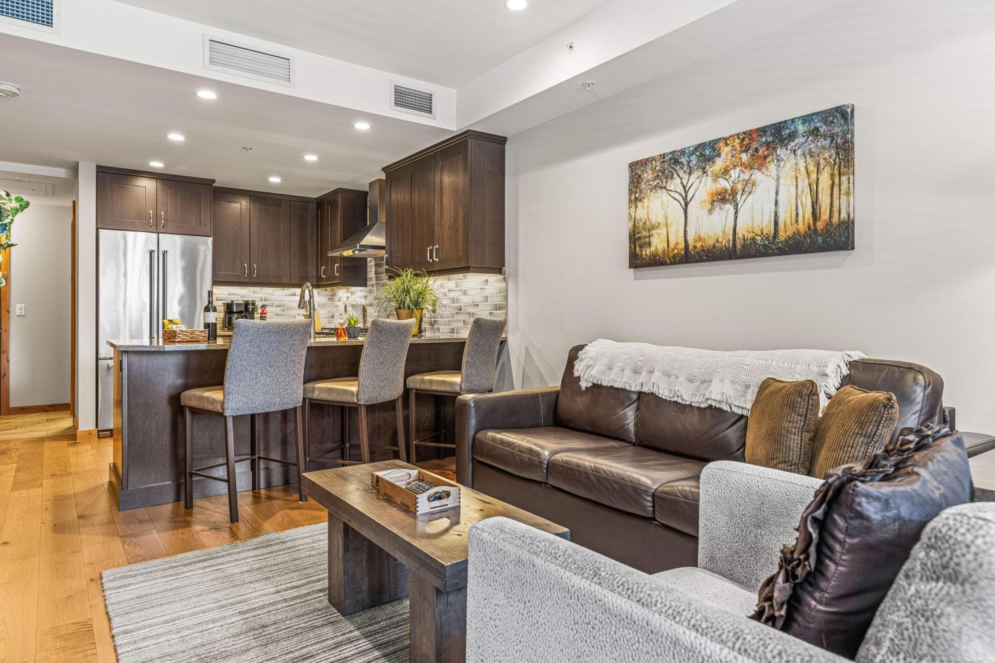 Spring Creek Luxury King One Bedroom At White Spruce Lodge Canmore Esterno foto